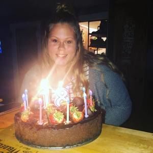 Meet your Posher, Deondra